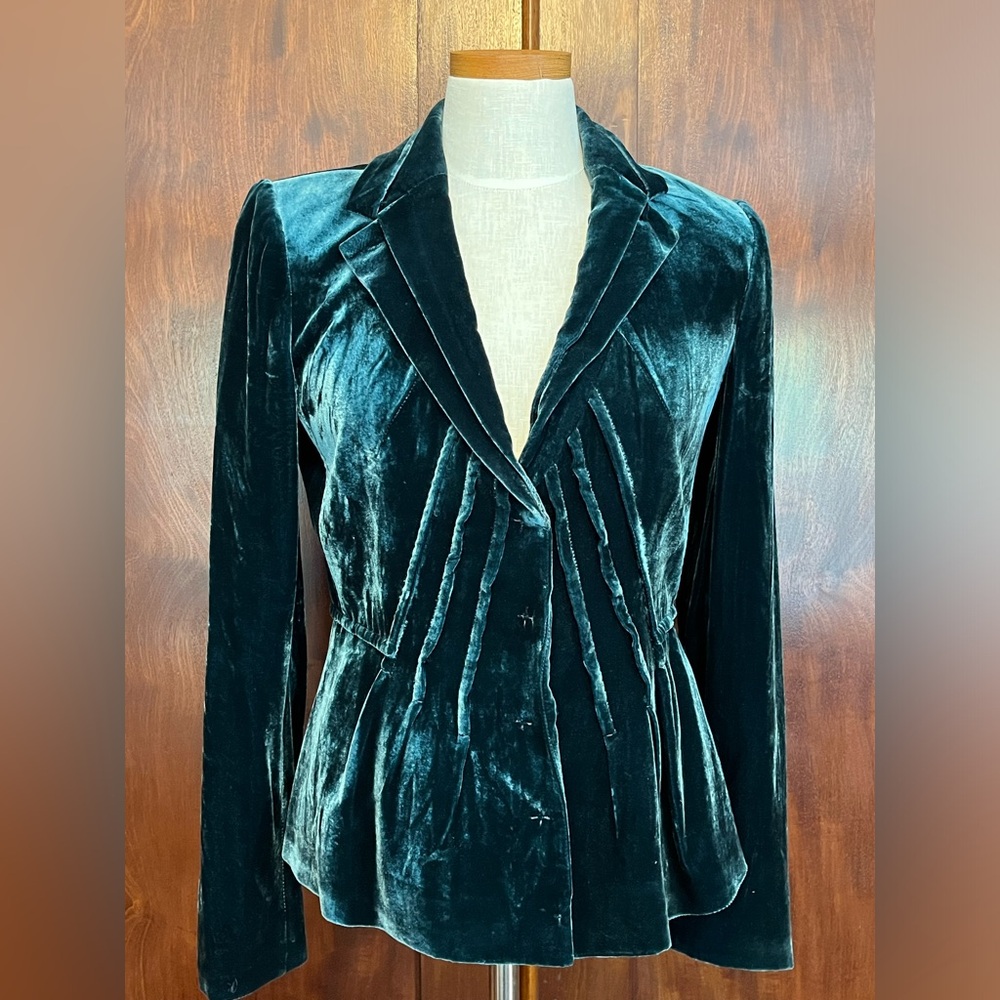 Elilie Tshsri dark teak velvet jacket